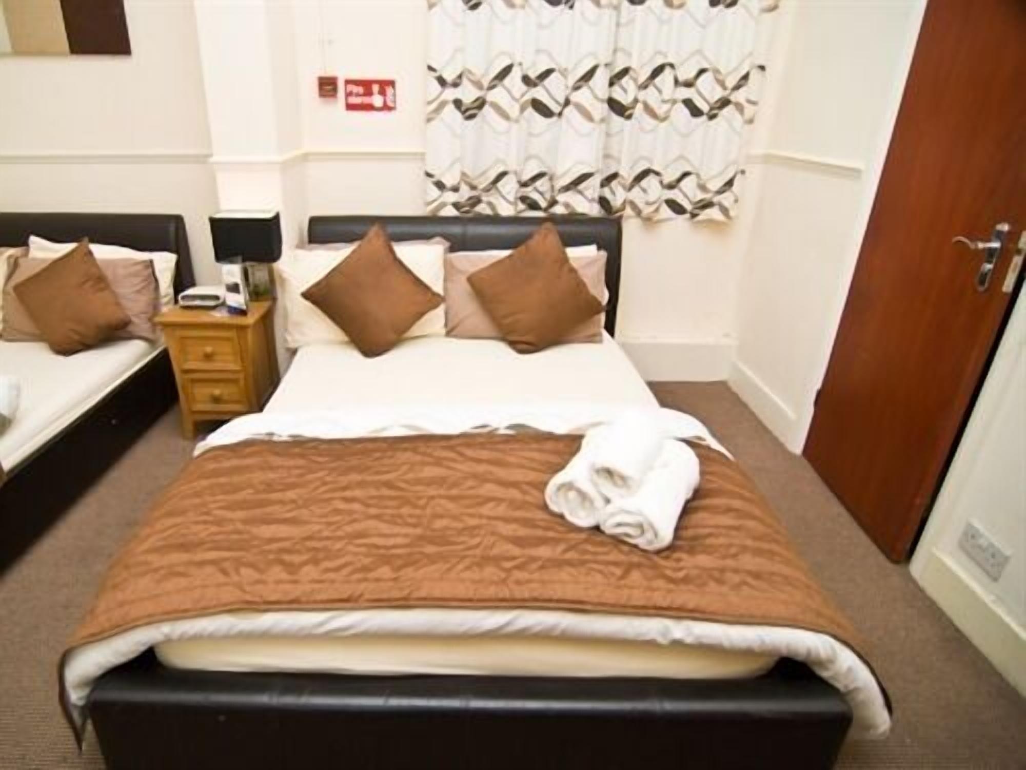 Skylark Guest House Hounslow Exterior photo