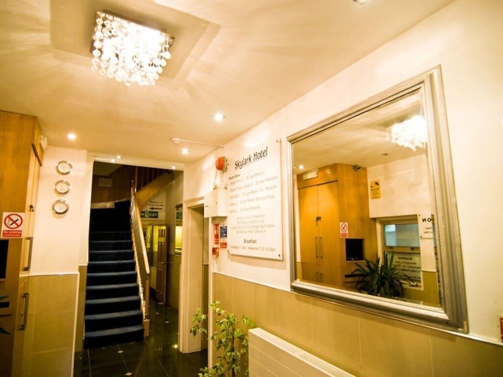 Skylark Guest House Hounslow Exterior photo