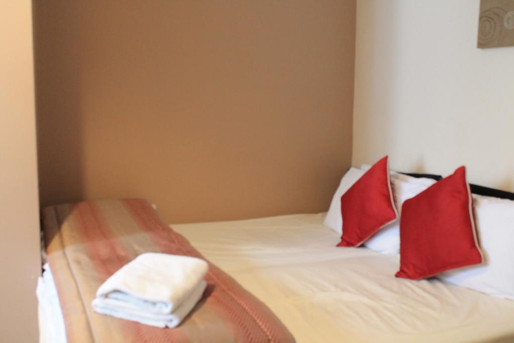 Skylark Guest House Hounslow Room photo