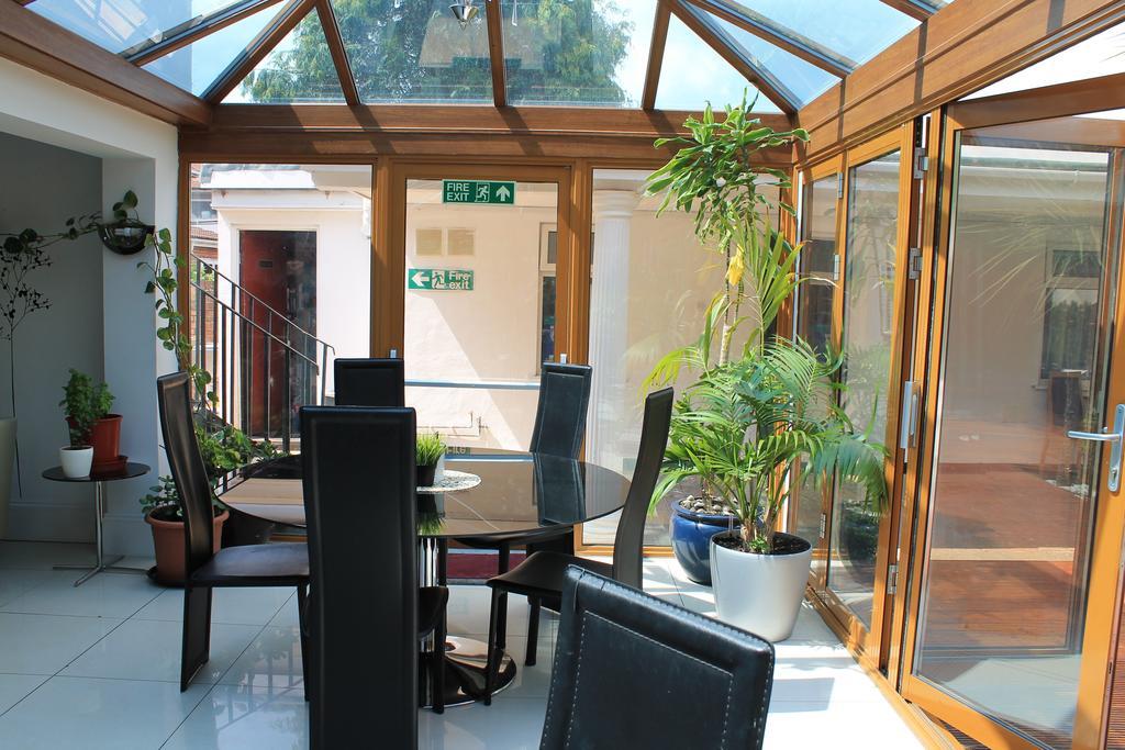 Skylark Guest House Hounslow Exterior photo