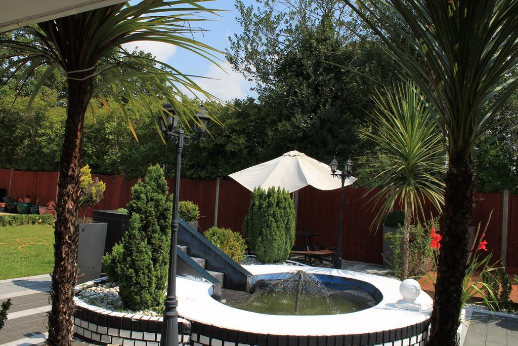 Skylark Guest House Hounslow Exterior photo